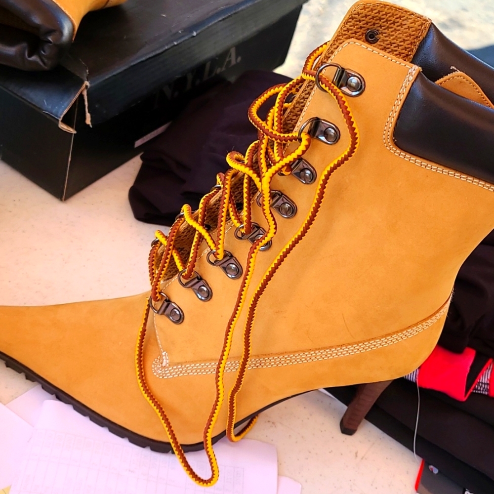 Women heel boots